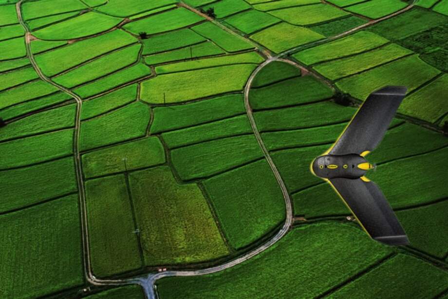 El drone eBee puede volar por 50 minutos y alcanza una altura de mil pies. Pesa 800 gramos y sólo hay ocho de este tipo en Colombia. /www.droneservicescolombia.com