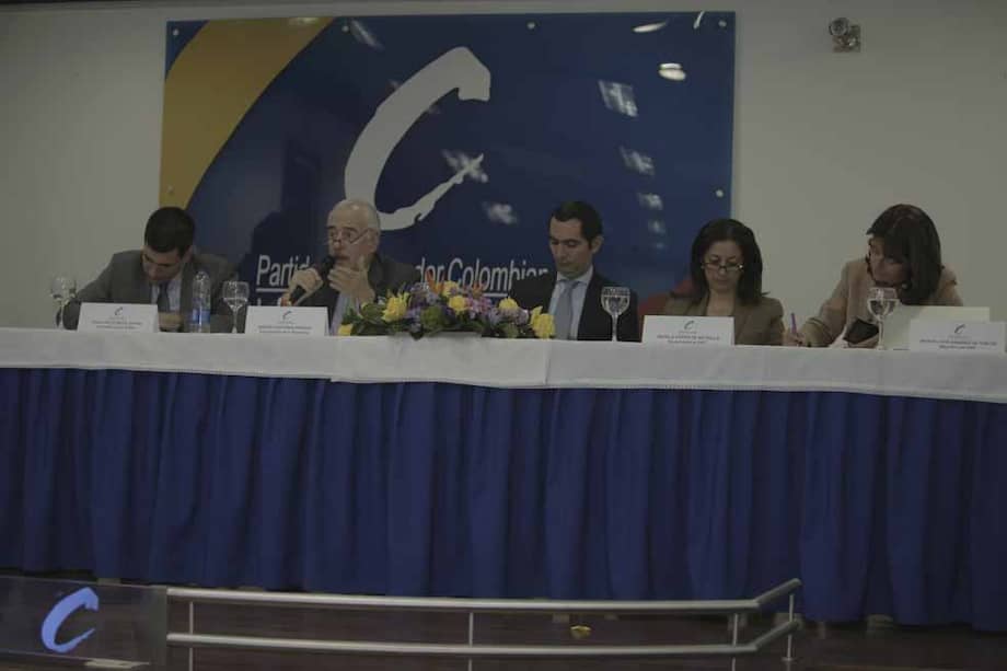 El expresidente Andrés Pastrana, en su reunión ayer con la cúpula del Partido Conservador. / Archivo particular