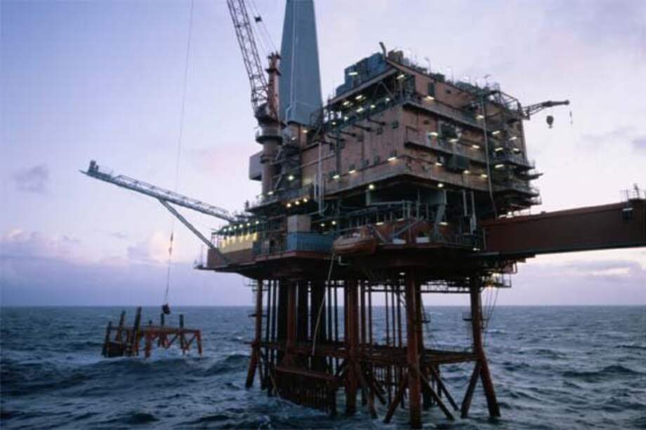 Rusia y Venezuela estudian una reducción de la producción de petróleo