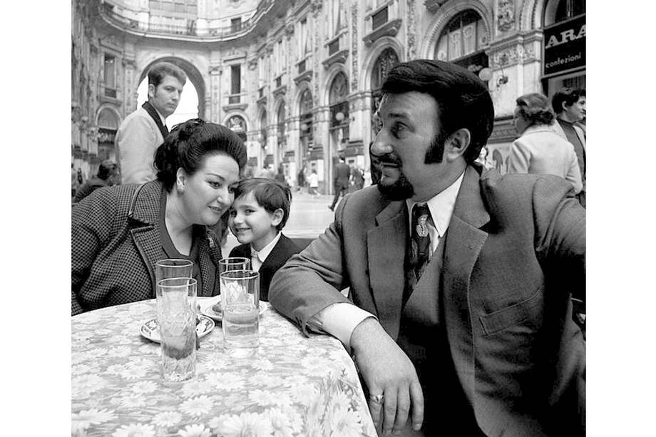 El tenor español, Bernabé Martí, nació el 14 de noviembre de 1928.