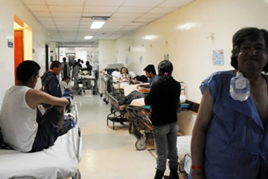 Hacinamiento, pacientes en el piso y enormes filas halló Personería en hospitales