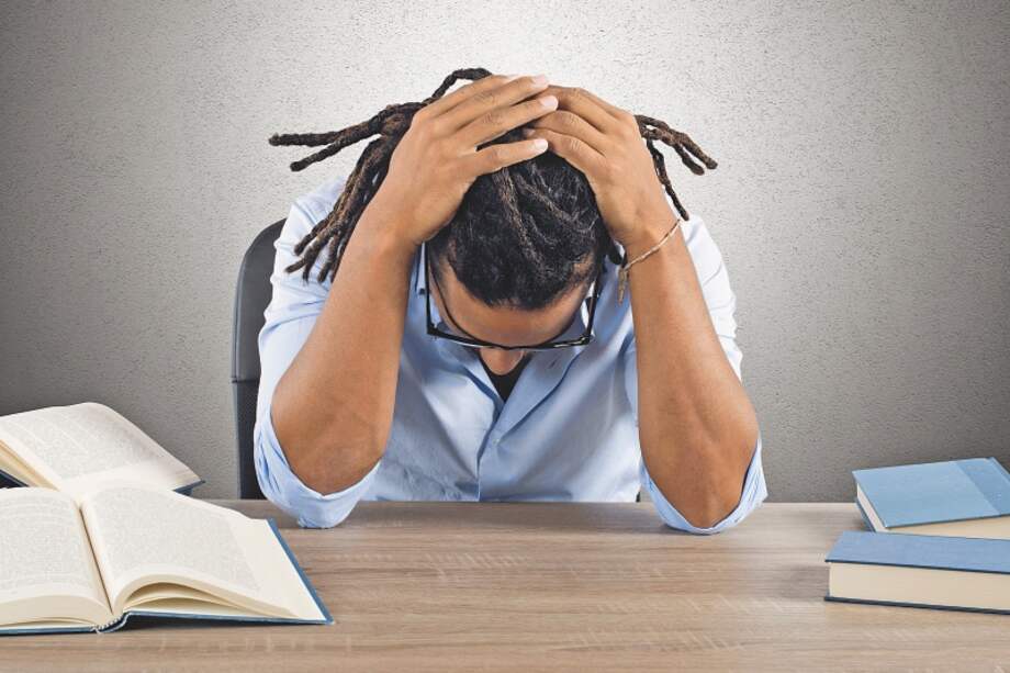 La baja exigencia en los criterios de admisión en muchas universidades afecta la calidad de los programas de los que egresan los investigadores en el país. / iStock