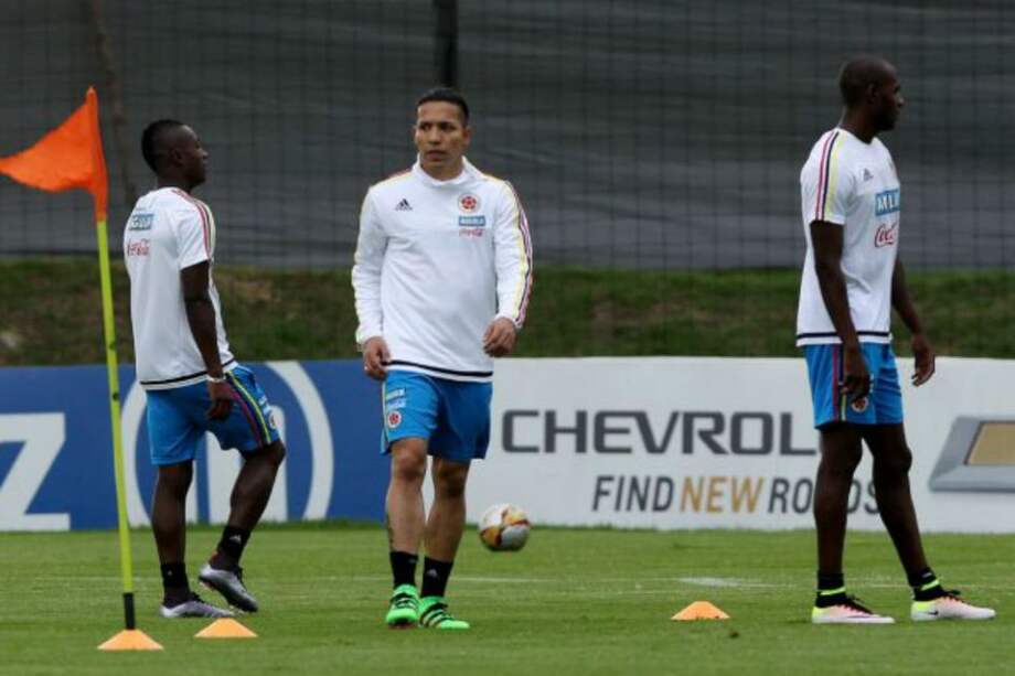 Dayro Moreno durante los entrenamientos de la Selección de Colombia en la Copa América Centenario. Foto: EFE