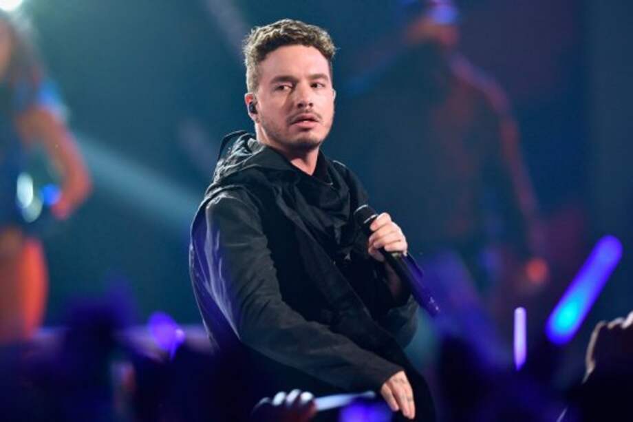 J Balvin es un "Bobo" en su último video