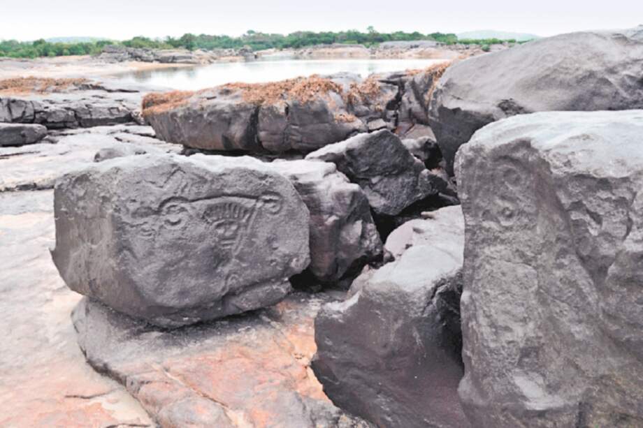 El bajo nivel del Orinoco permitió a los investigadores ver grabados en piedras desconocidos hasta la fecha. / UCL