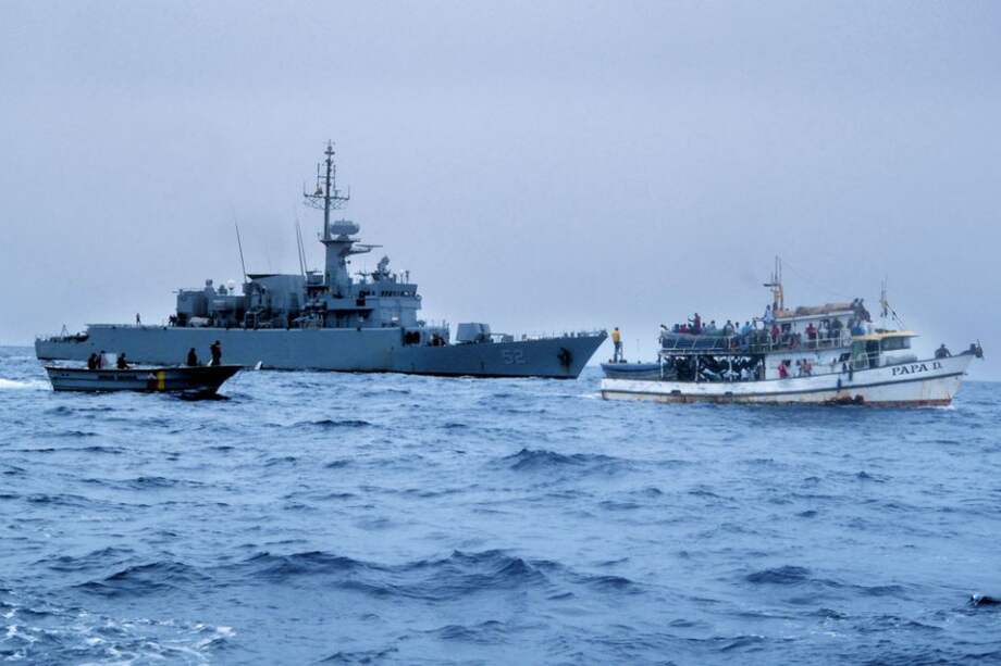 El 30 de abril, la Armada de Colombia retuvo un barco de bandera nicaragüense que pescaba ilegalmente a 30 millas de Serranilla. Decomisaron 200 libras de caracol pala, especie en vía de extinción y con veda permanente en Colombia. / Cortesía Armada Nacional