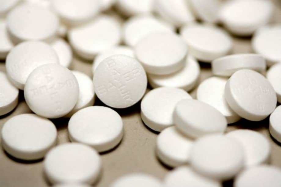 Tomar una aspirina diaria no es tan buena idea para las personas mayores saludables. / Bloomberg News