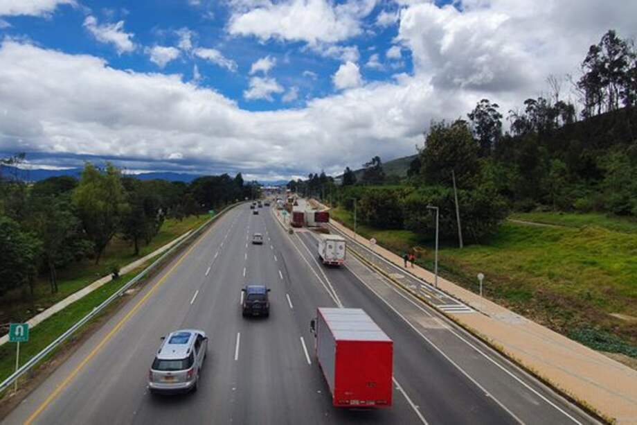 57 firmas nacionales e internacionales presentaron 43 ofertas.