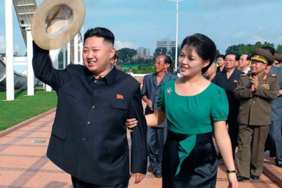 El líder norcoreano se habría casado con Ri Sol-ju hace tres años. / AFP