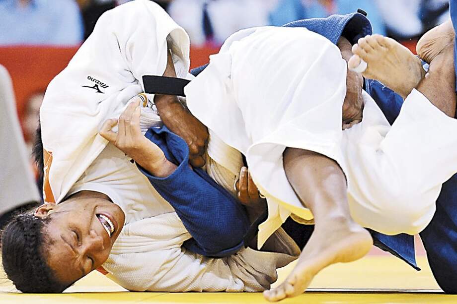 La judoca colombiana derrotó a la china Fei Chen por puntos y logró la medalla olímpica número 14 en la historia del país. / AFP
