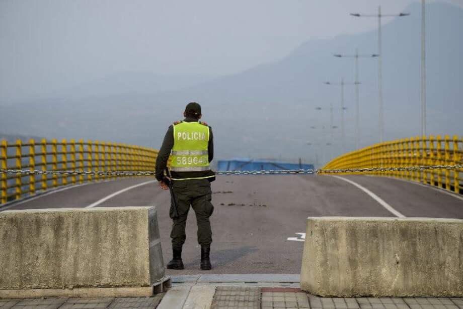 Cuando se habla de buenas intenciones para reconstruir Venezuela, harían bien el Gobierno y el Congreso colombiano en empezar por reconstruir las zonas fronterizas. / Foto: AFP