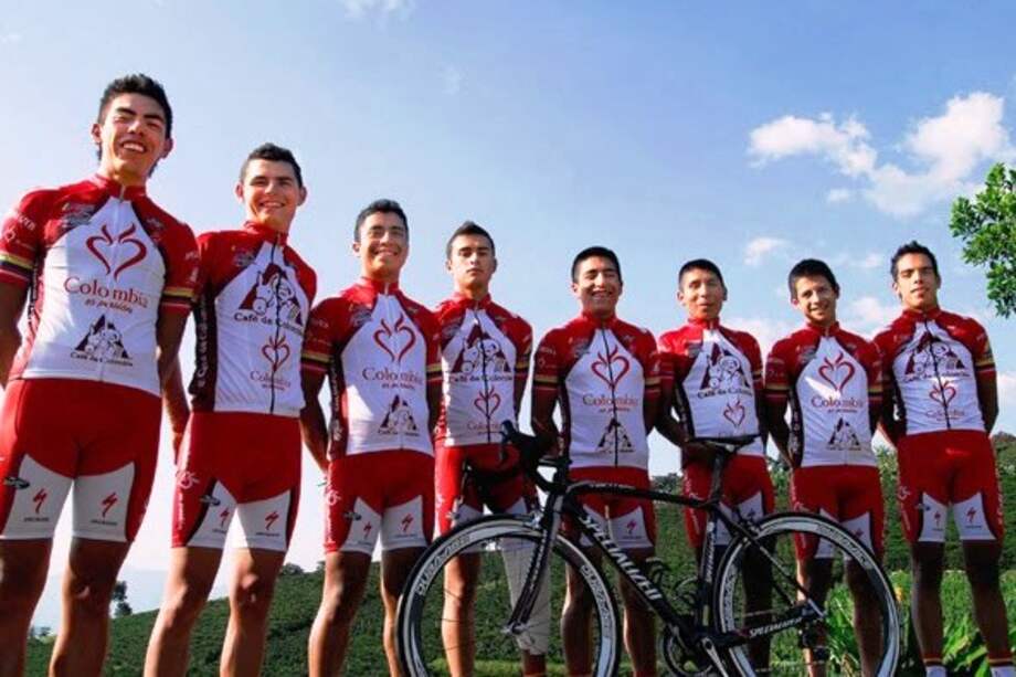 Equipo Colombia es Pasión, dirigido por Luis Fernando Saldarriaga. Aquí corrieron Nairo Quintana, Esteban Chaves, Jarlison Pantano, Darwin Atapuma y Sergio Luis Henao, todo están están en el Tour. / Cortesía