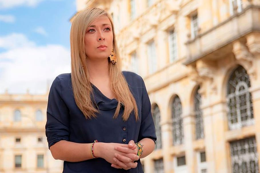 La parlamentaria Katherine Miranda fue una de las mujeres que llamó la atención por su vestido de Carolina Herrera este 20 de julio.