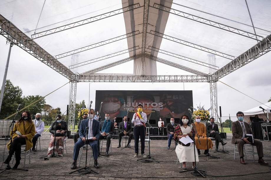 El homenaje se llevó a cabo en el parque Simón Bolívar.