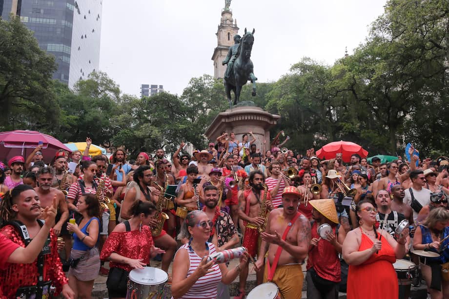 Samba, bares históricos y nueva escena cultural explican por qué esta calle de Río lidera el ranking 2025 de Time Out.