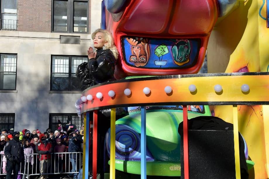La cantante Rita Ora en el desfile de Acción de Gracias. / AFP