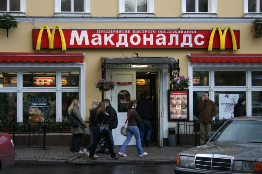 Rusia cerró 12 restaurantes McDonald's en medio de tensión con EE.UU.