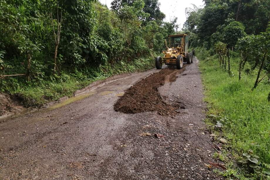 Cundinamarca avanza en la adquisición de maquinaria para conectar al departamento