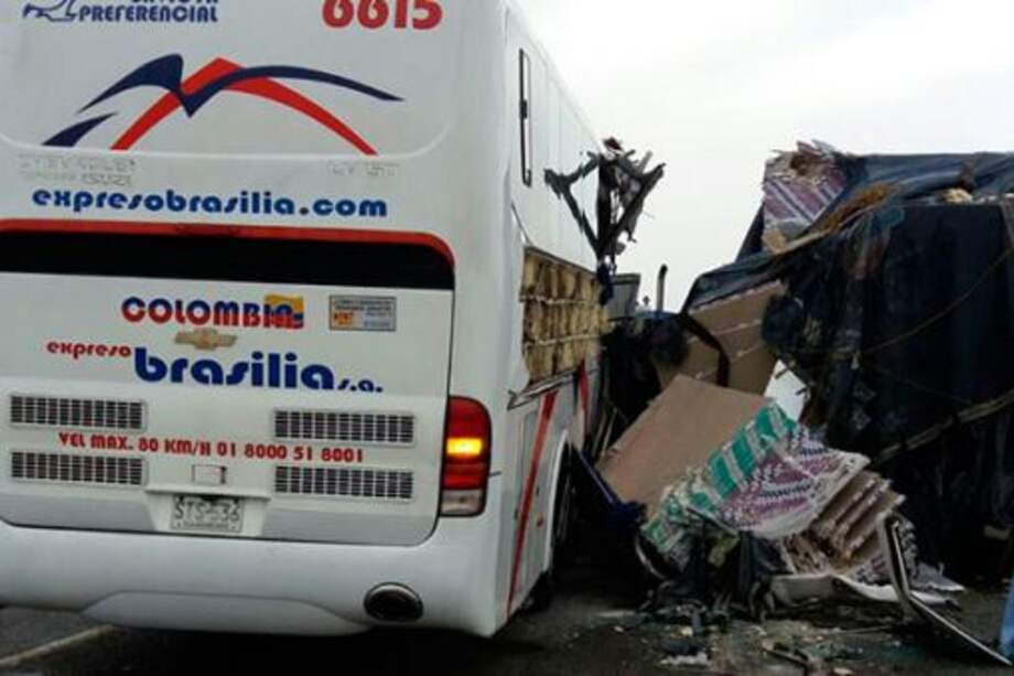 Cinco muertos deja accidente de tránsito en la vía Santa Marta - Bucaramanga