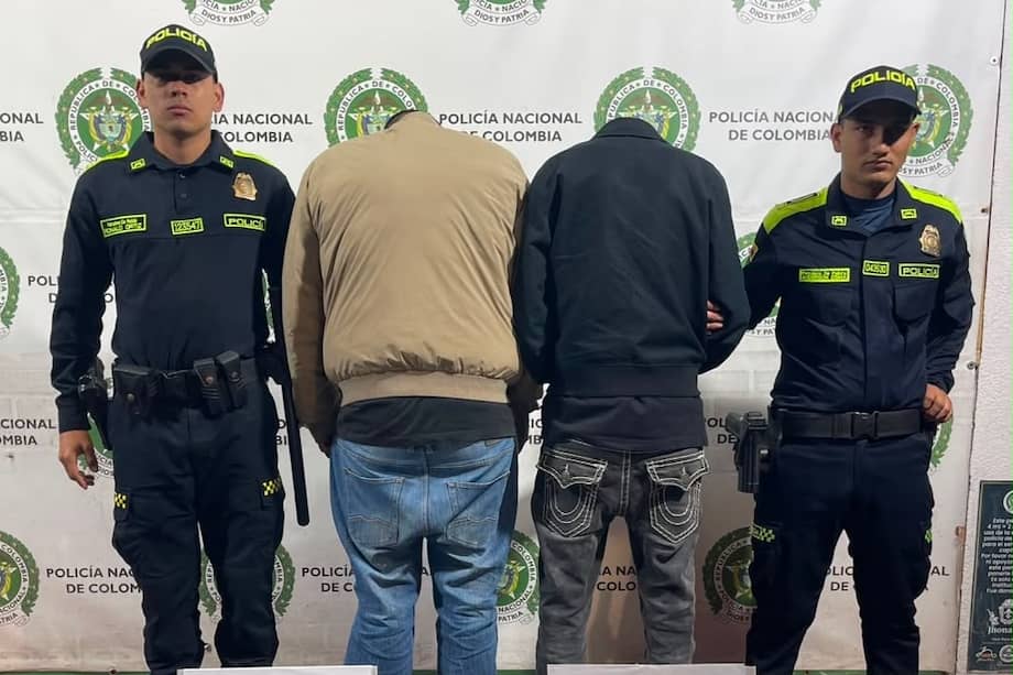 El operativo en Chapinero permitió interceptar a los dos sospechosos y recuperar elementos avaluados en cerca de $15 millones.