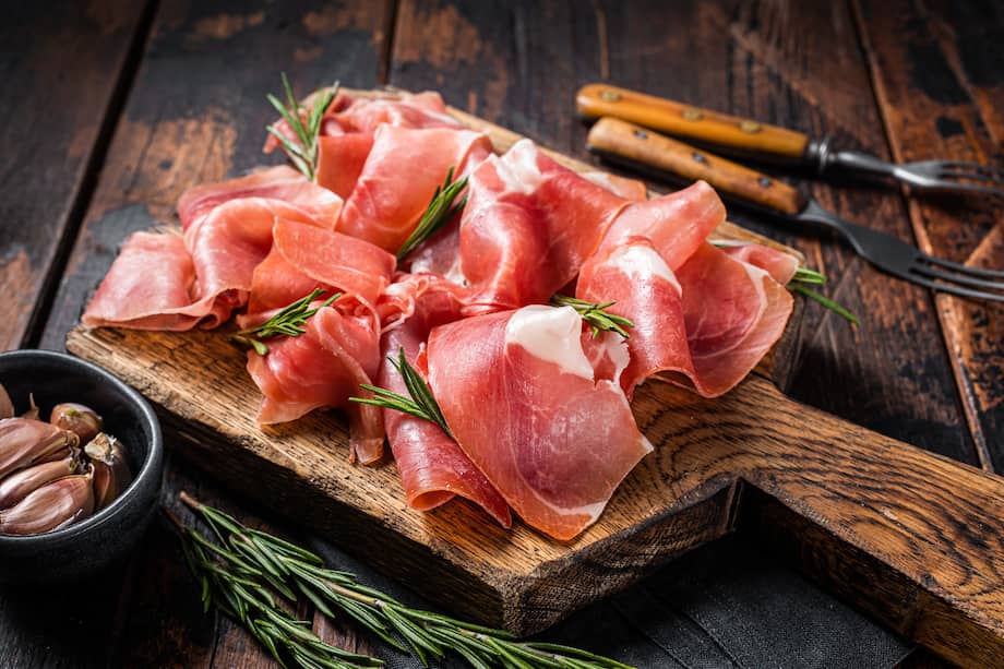 El jamón serrano es un ingrediente versátil para acompañar tus mejores propuestas gastronómicas.