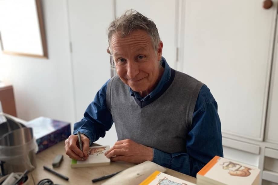 El creador de la serie Chigüiro (1985) y seleccionado para la Lista de Honor de IBBY, ha sido nominado al Premio Hans Christian Andersen, considerado el “Pequeño Nobel” de la literatura infantil y juvenil, que reconoce contribuciones duraderas de autores e ilustradores a nivel internacional.