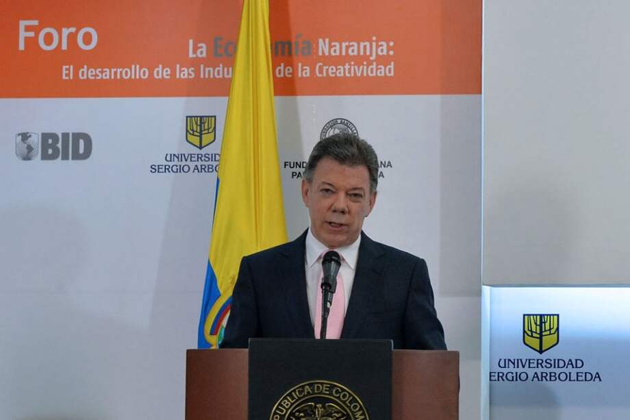 Santos lamenta destitución de superfinanciero por caso Interbolsa