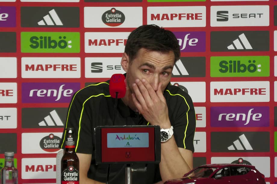 ¿Cómo puede un árbitro ser el protagonista antes de que comience el partido de una final? Esto es lo que pasa en el futbol español.