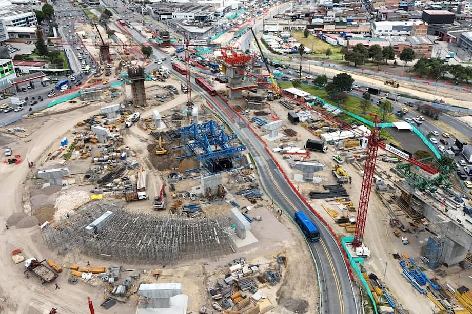 Así avanza la construcción del puente, en el primer tramo, de la ampliación de la calle 13 con av Amércas.