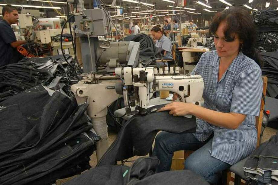 Industria termina 2013 en terreno negativo, con caída de 0,2%