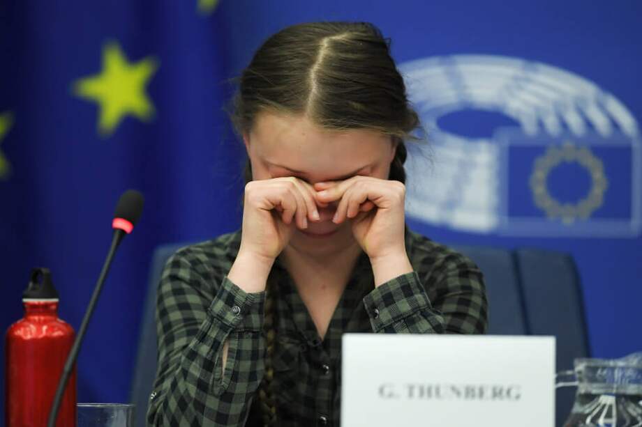 Greta Thunberg, durante el discurso en el Parlamento Europero, derramó lágrimas al hablar de las consecuencias de cambio climático. / AFP