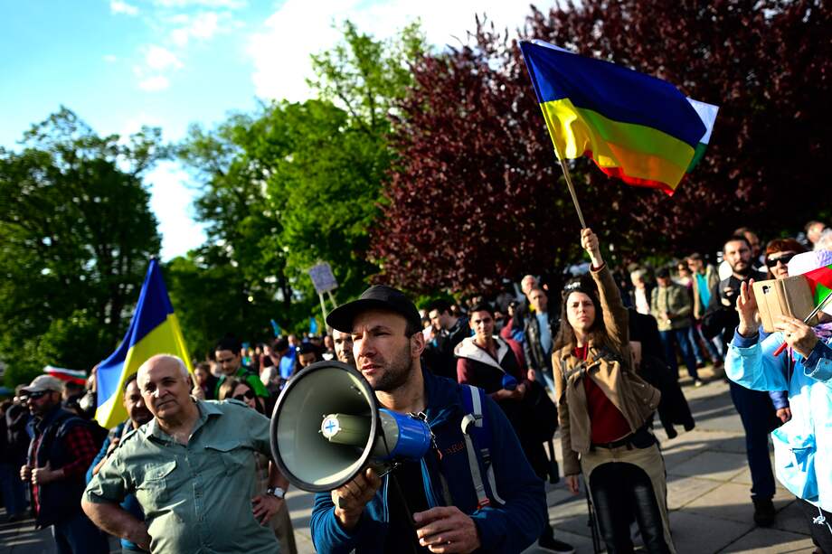 Mientras la guerra continúa, las manifestaciones para que Rusia detenga los ataques, continúan.