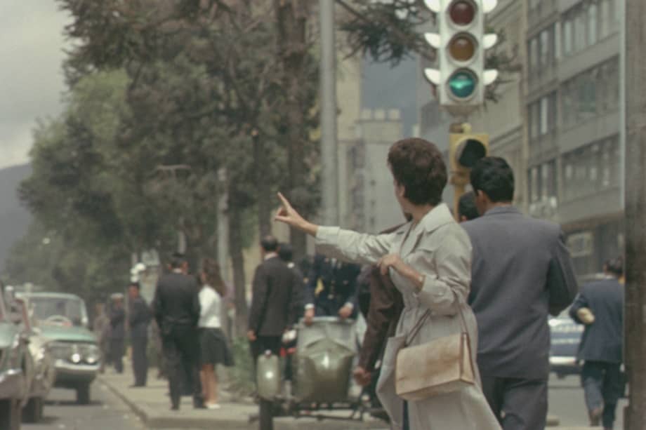 “Rhapsody in blue”, también conocida como “Rapsodia en Bogotá”, es una película de 1963 dirigida por José María Arzuaga.