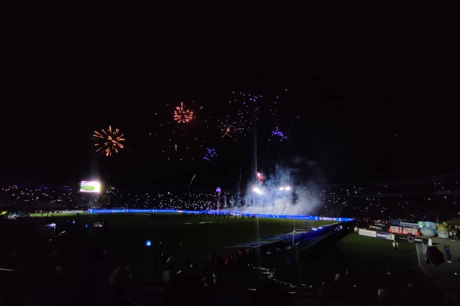 Los más de 9 millones de hinchas azules disfrutaron de un espectáculo sin igual durante el entretiempo de la final entre Millonarios y Nacional.