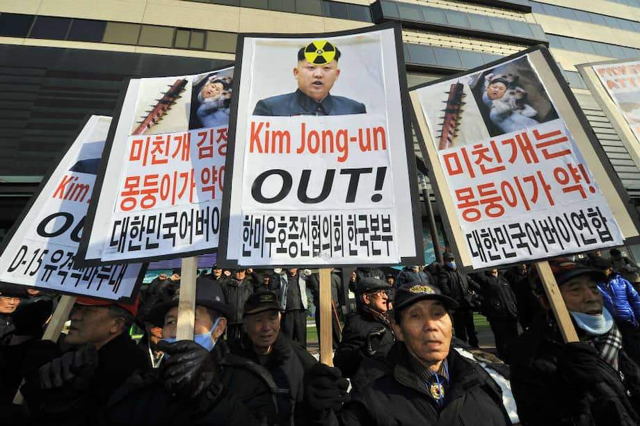 Activistas surcoreanos protestan contra el líder norcoreano Kim Jong-Un por la más reciente prueba nuclear. / AFP