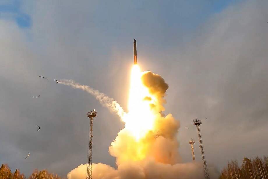 India posee 172 ojivas nucleares, mientras que Pakistán cuenta con 170 y China con 600.