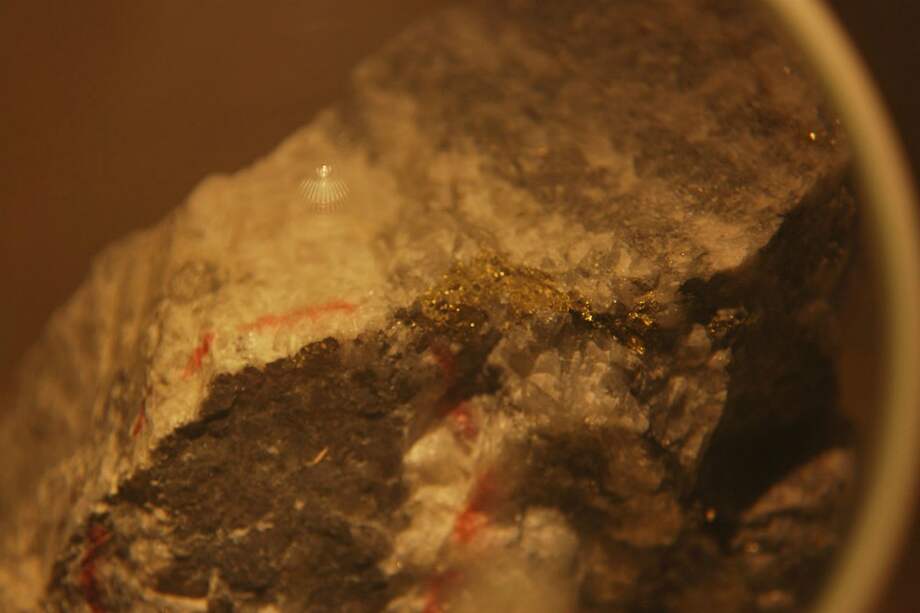 La minería ilegal y no formal ha sido uno de los dolores de cabeza del sector. / Peter Griffin - Publicdomainpictures