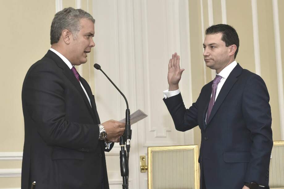 Carlos Felipe Córdoba tomó juramento como contralor general de la República ante el presidente. / SIG