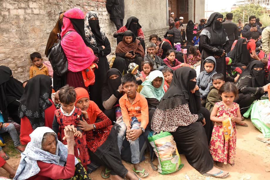 Un grupo de Rohinyás que fue desplazado y llegó hasta la India.