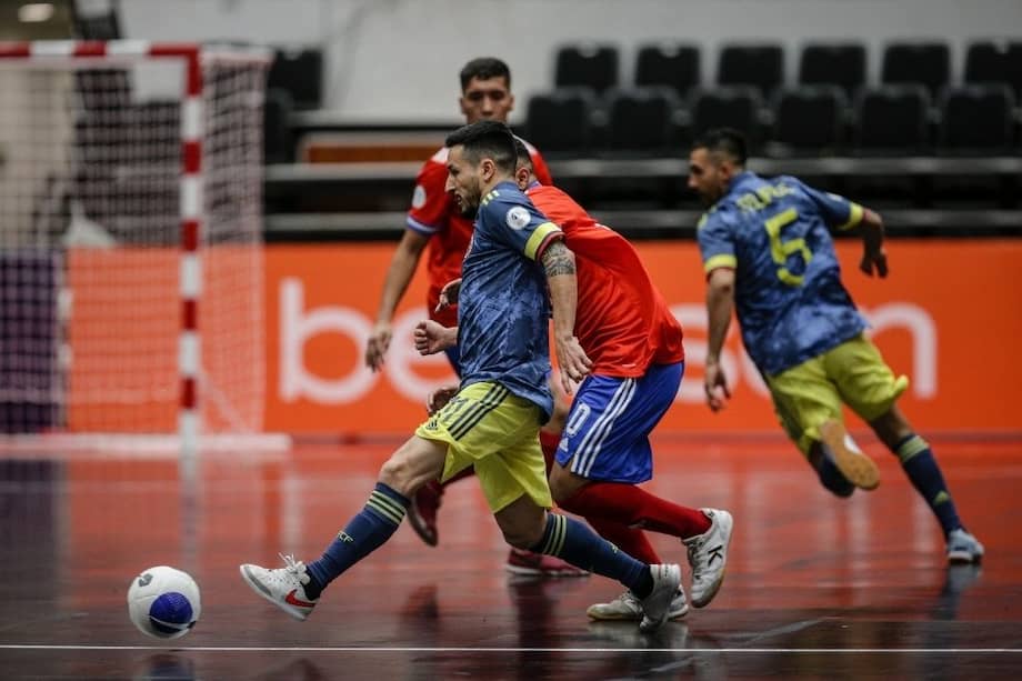 La selección de Colombia de fútsal en el duelo contra Chile en la Copa América 2022.