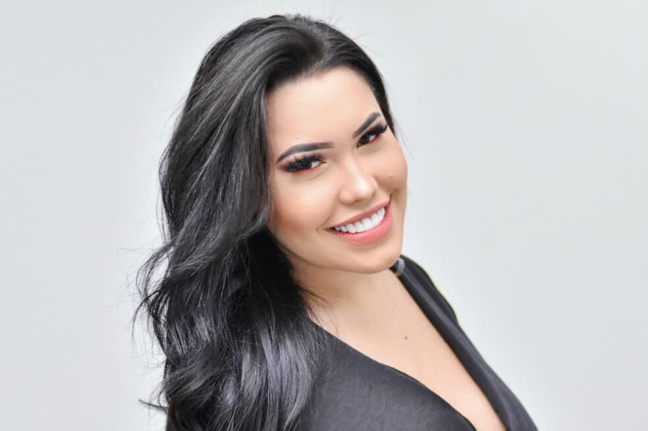 Video | Ana del Castillo reaccionó furiosa y golpeó a seguidor por esta razón