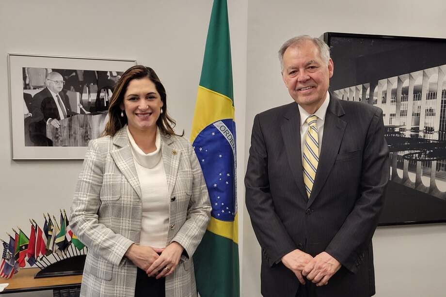 Alejandro Ordóñez, embajador de Colombia ante la OEA, y Cristiane Britto , ministra de la Mujer de Brasil.