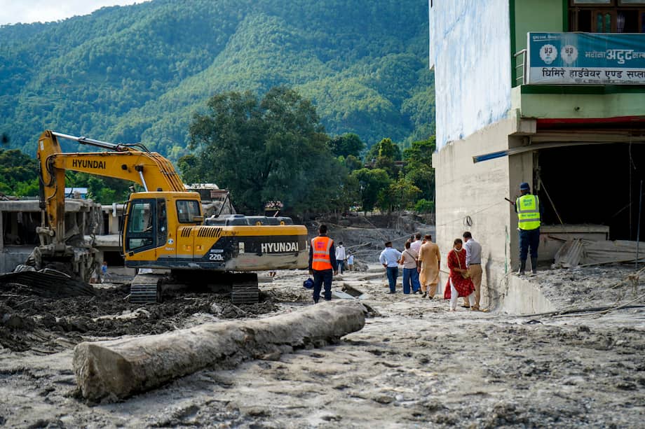 La riada sepultó partes enteras de un pueblo del centro de Nepal.