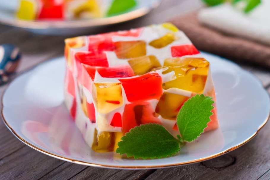 ¿Cómo hacer una gelatina de colores en 3 pasos?
