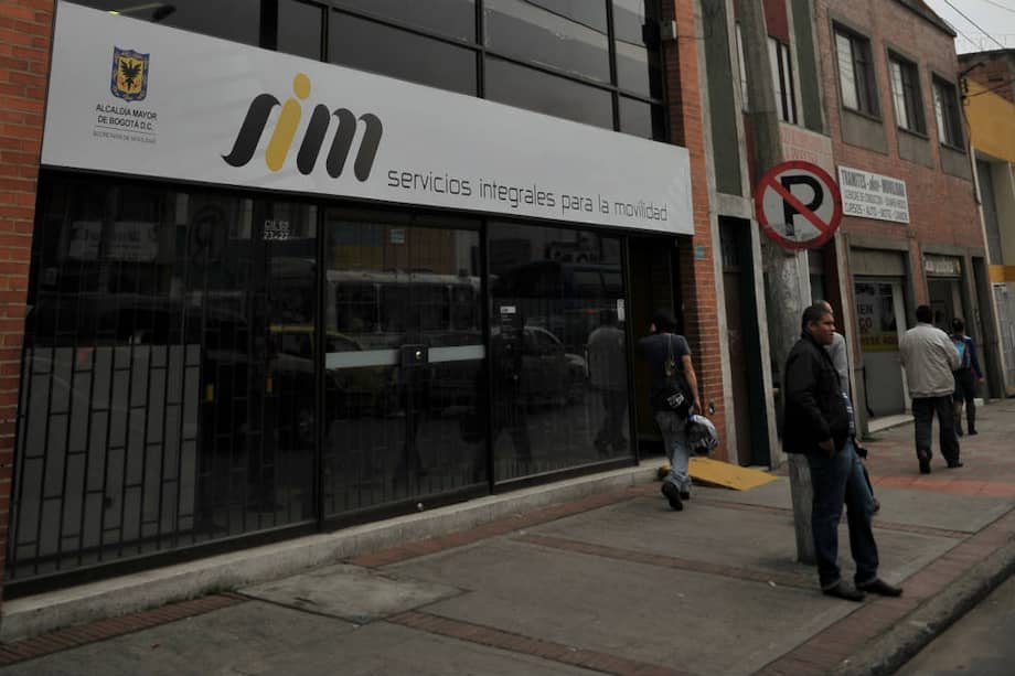 “Expertos en trámites de tránsito y transporte en Bogotá”, es el lema del SIM. / Andrés Torres -El Espectador