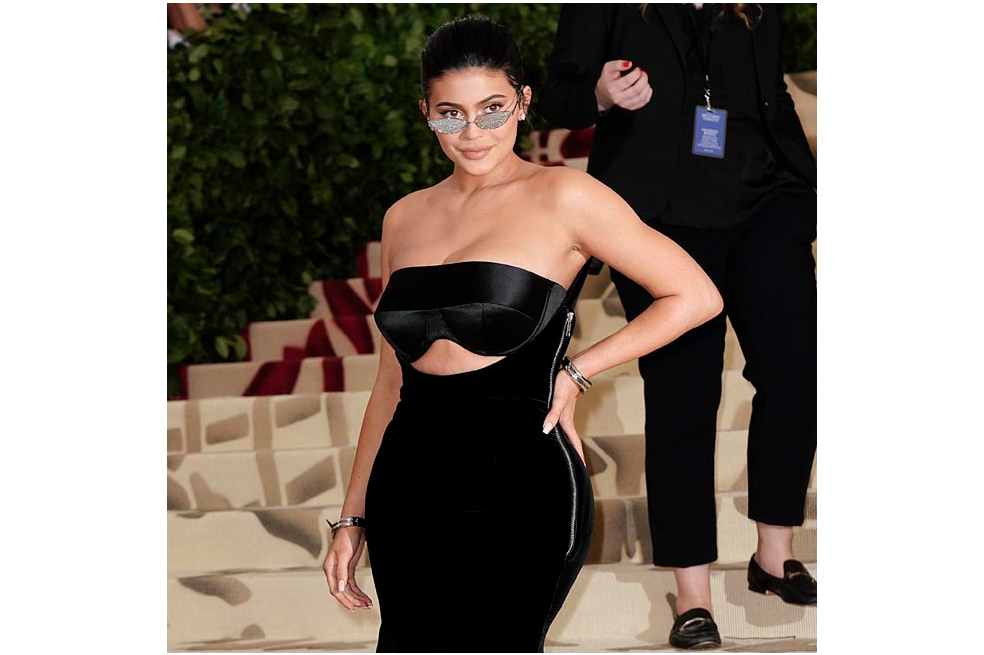 Pese a los escándalos en torno a su compañía, Kylie Jenner es la celebridad más rica del mundo.