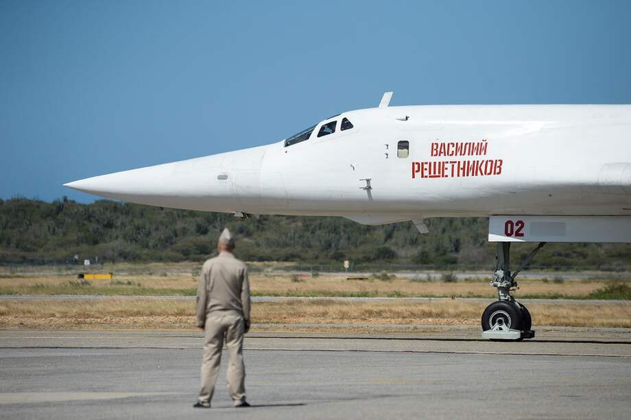 Avión ruso Tu-160 aterrizó en el aeropuerto Internacional de Maiquetia, en Venezuela.
/ AFP