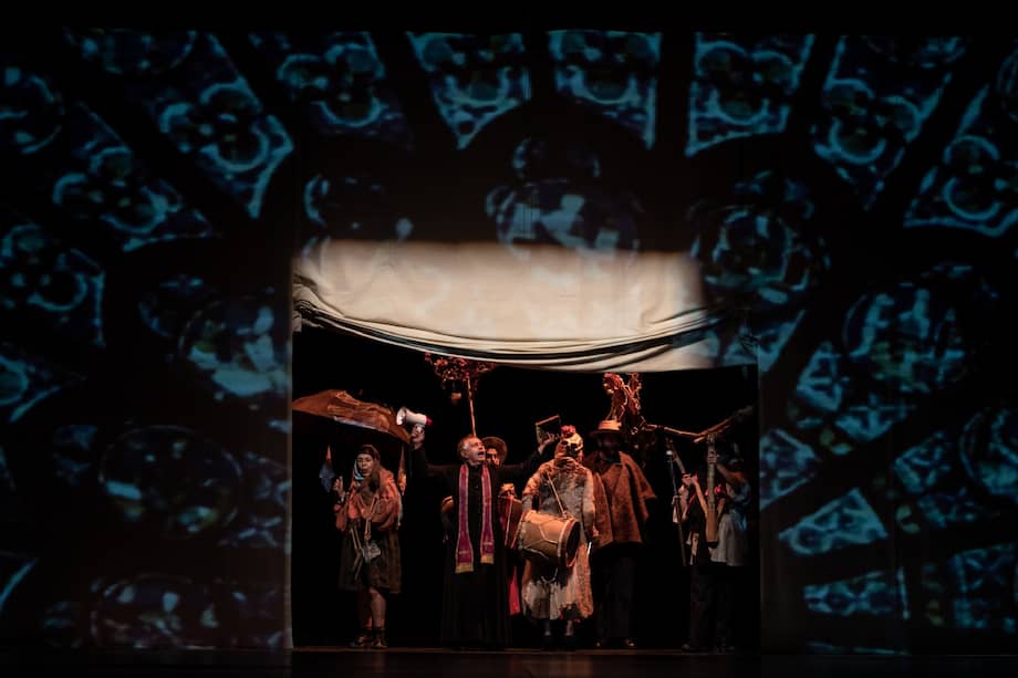 Dentro del marco de la celebración del Día Mundial del Teatro en Bogotá, la obra principal que se presentará el sábado 25 será "Camilo", una puesta en escena sobre Camilo Torres como un acto de recuperación de la memoria en el Teatro Jorge Eliécer Gaitán. Entrada libre.