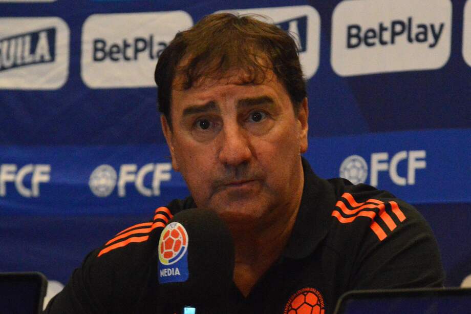Colombia's Argentine coach Nestor Lorenzo speaks during a press conference in Cochabamba, Boliva, on October 9, 2024, on the eve of their 2026 FIFA World Cup qualifier football match against Bolivia. (Photo by FERNANDO CARTAGENA / AFP)