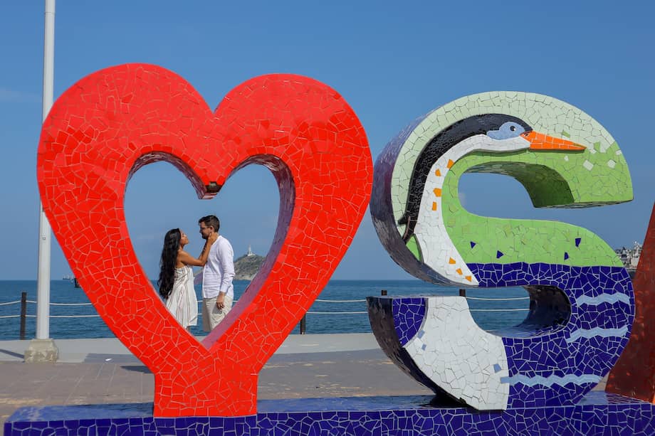 “En cada acto conmemorativo podemos reexaminar las fuentes y reelaborar el sentido en que ha sido estructurado el pasado”: Weildler Guerra